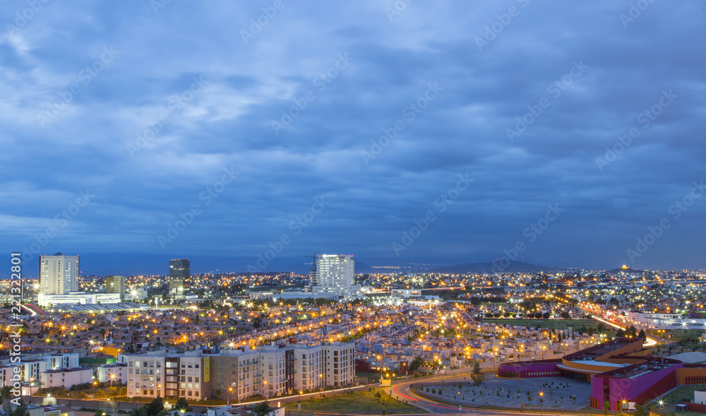 Obraz premium Night landscape of the Angelopolis