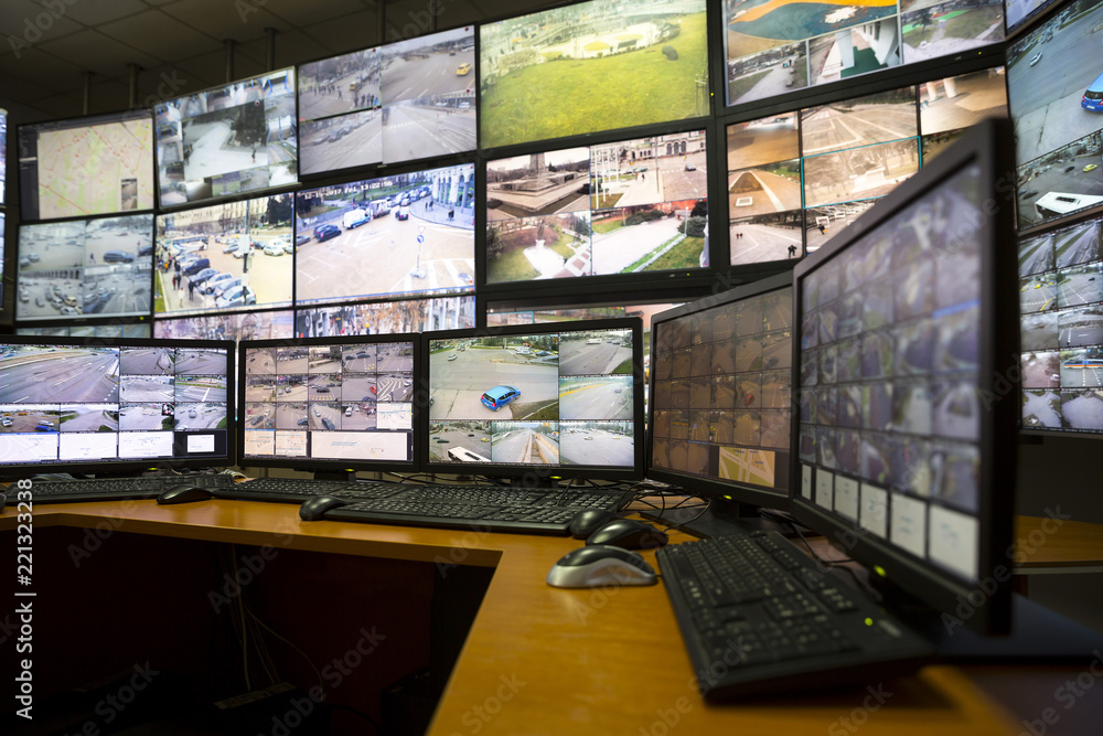 Εκτύπωση καμβά City surveillance control center