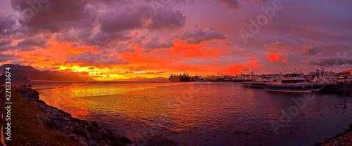 Port de Ushuaia au crépuscule, Terre de feu, Argentine