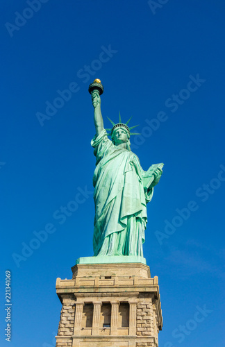 Statue of Liberty on a hot summer day © Raluca