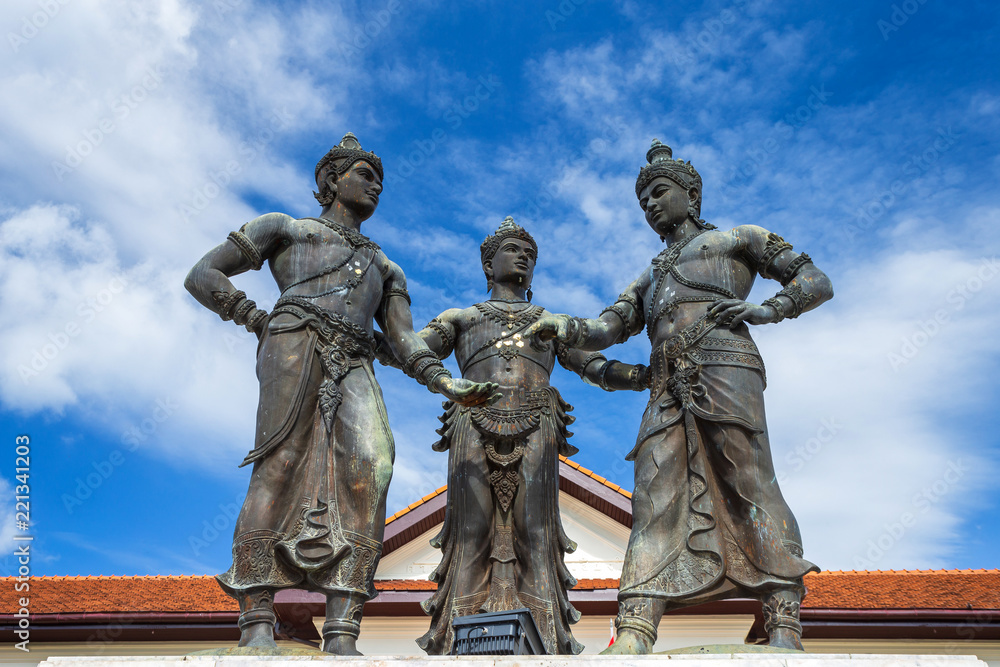 Naklejka premium old Three Kings Monument Builders is tourist attraction of Chiang Mai, Thailand.