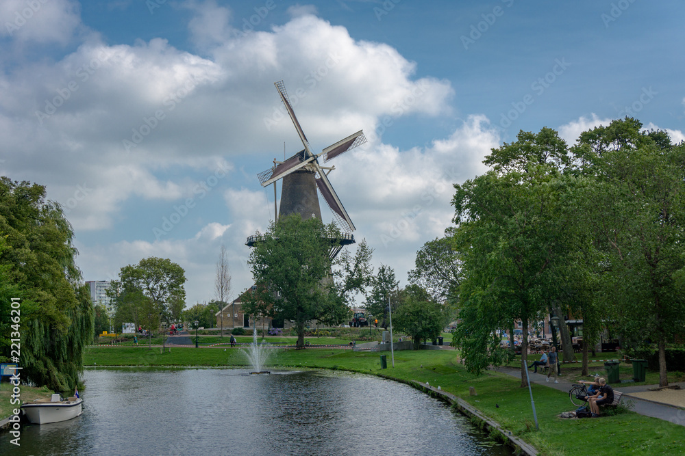 Obraz premium Windmill in Leiden