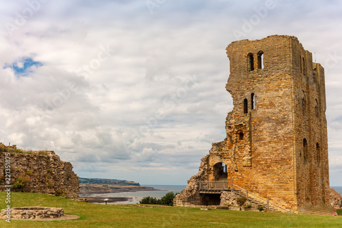 Vászonkép Ruins of medieval Scarborough Castle in North Yorkshire.