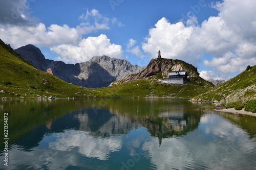 Kärnten – Wolayersee, Wolayerseehütte (lago Volaia) photo