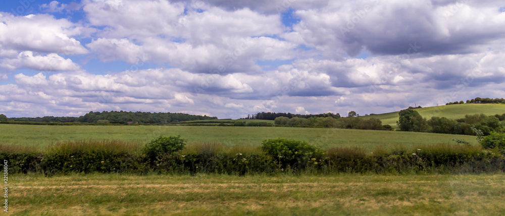 Obraz premium Angielski letni pochmurny dzień krajobraz