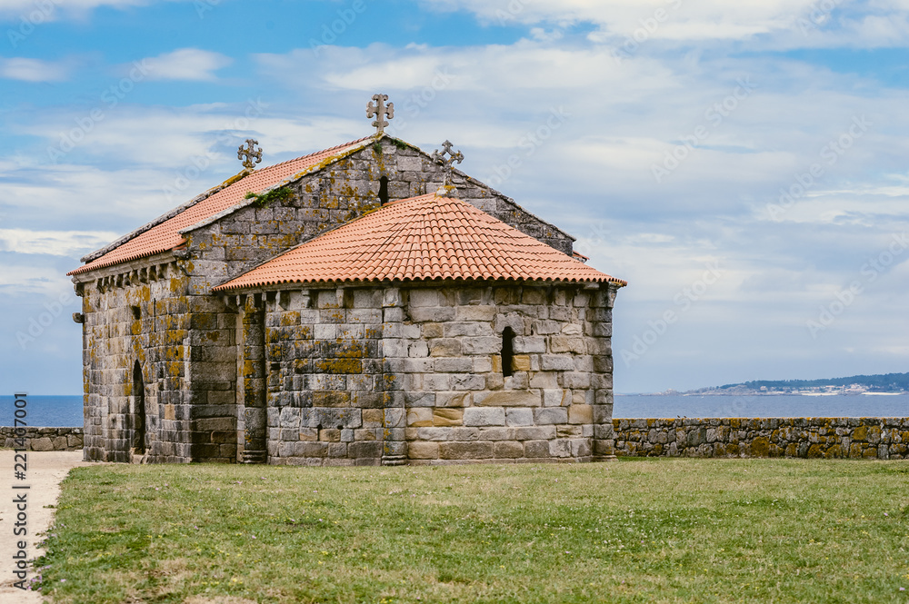 Capilla románica de Nuestra Señora de La Lanzada, Galicia, España
