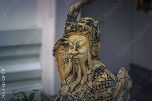 Quadro em tela Bangkok - October 13, 2014: Statue of an ancient wiseman in the Buddhist Wat Pho
