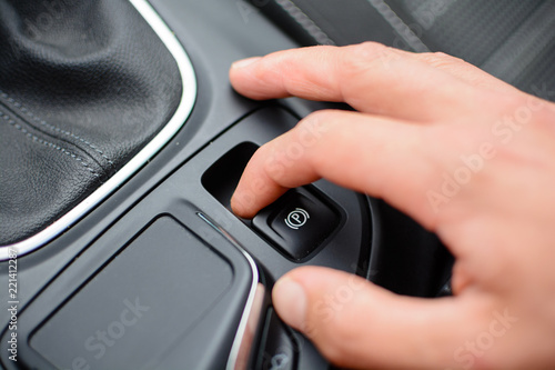 Auto Parkbremse elektronisch