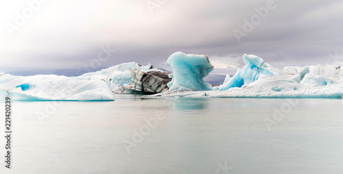 Blue icebergs in Jokulsarlon glacial lagoon © luchschenF