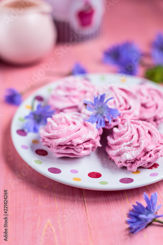 Pink homemade marshmallow © Kseniya Lokotko