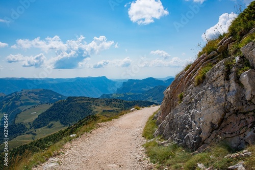 Canvas Print Mountain road and trail to Monte Altissimo