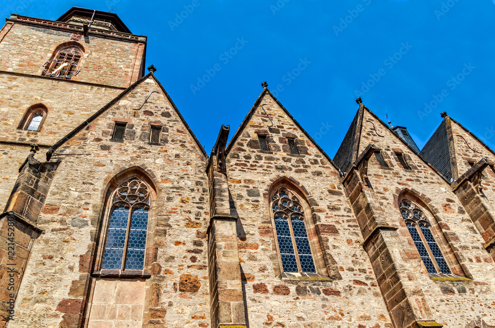 Fototapeta premium Die gotische Walpurgiskirche, evangelische Hauptkirche von Alsfeld in Hessen.