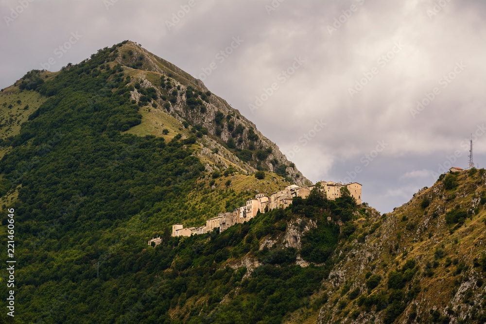 Naklejka premium Castrovalva, village in the Abruzzo on the mountain