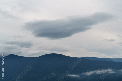 Südtirol versinkt im Wolkenmeer © Michael