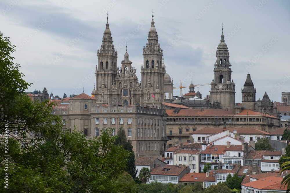Catedral de Santiago de Compostela vista desde el Paseo da Ferradura. Galicia, Spain.