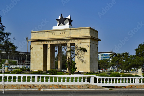 Obraz na płótnie Independence Arch at Accra, Ghana w salonie