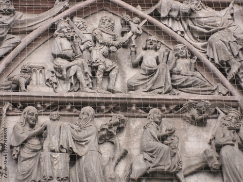 Relief an der Nürnberger Lorenzkirche © imaschke