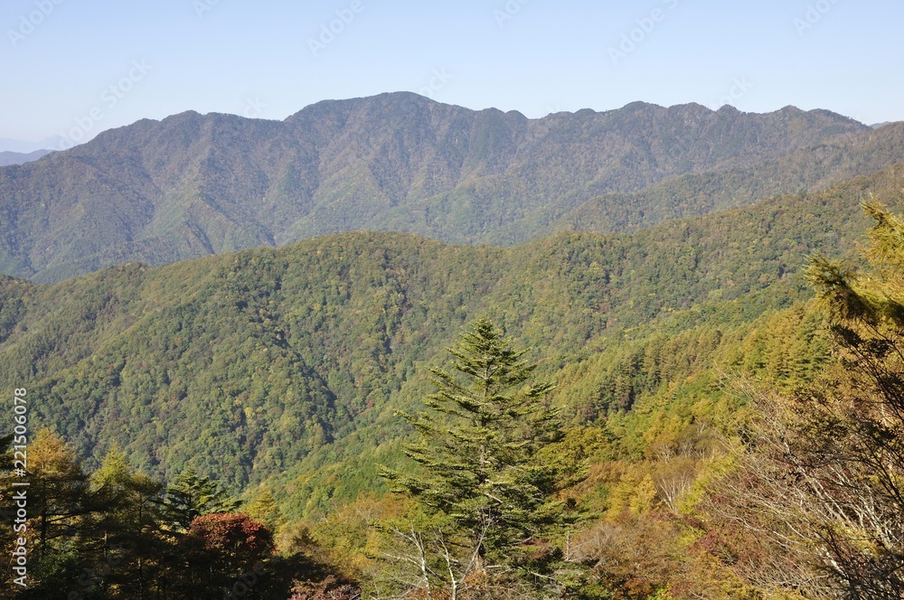秋の奥秩父山塊の山 秋の奥秩父山塊の山