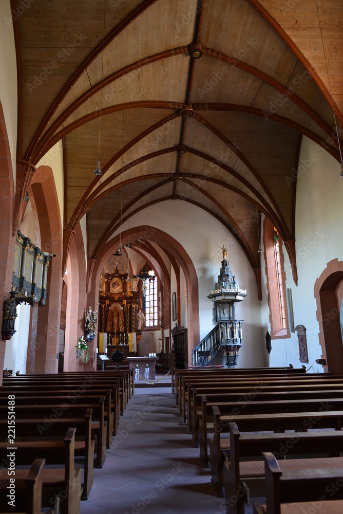Innenansicht der St. Ursula Kirche Oberursel (Taunus) 