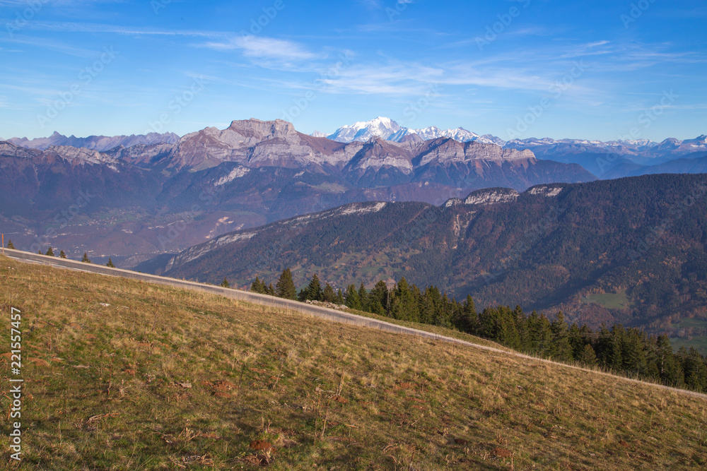 Fototapeta premium Vue sur le Mont-Blanc