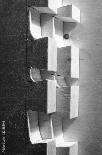 фотографія Half finished dovetail joinery.