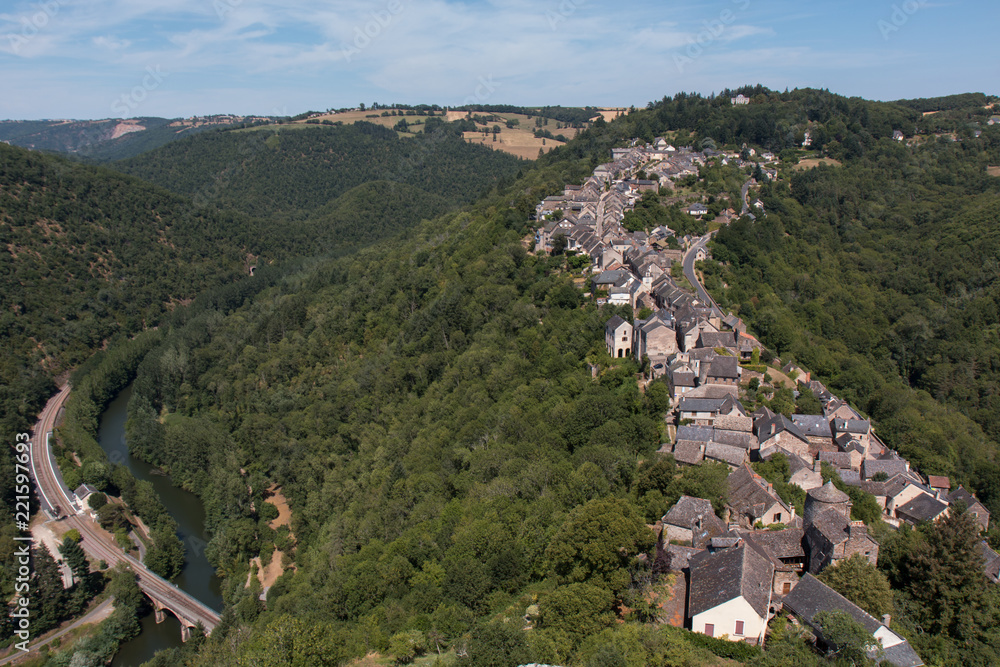 Vue aérienne du village de Najac