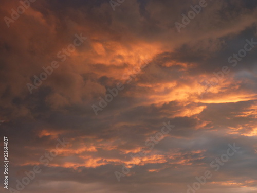 Fototapeta Naklejka Na Ścianę i Meble -  Wolken im Sonnenuntergang