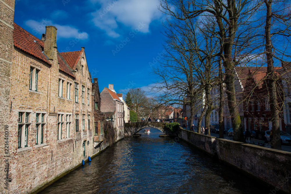 Naklejka premium Canals of the historical and beautiful Bruges town in Belgium