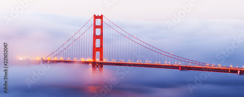 Golden Gate Bridge, San Francisco, California, USA 