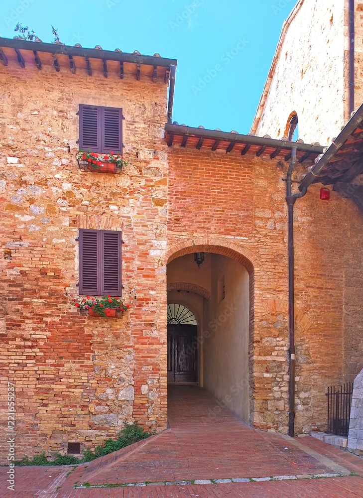 Entrance to an old house in the Italian province of Tuscany