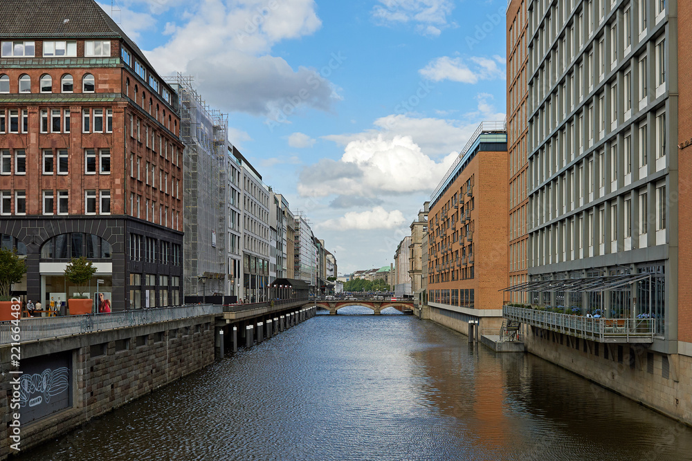 Naklejka premium Canals and houses in Hamburg, Germany