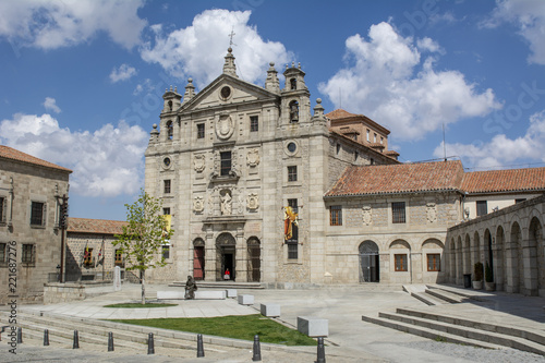 Fachada del convento de Santa Teresa de Jesus en la ciudad de Ávila