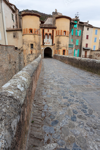Obraz na płótnie Vue du Pont d'Entreveau dans les Alpes Maritimes w salonie