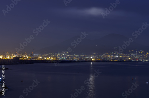 Blick von Neapel auf den Vesuv, Italien