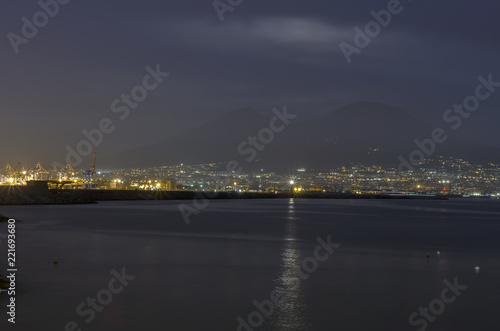 Blick von Neapel auf den Vesuv, Italien