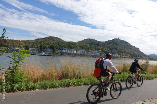 Rhein, Drachenfels, Radfahrer