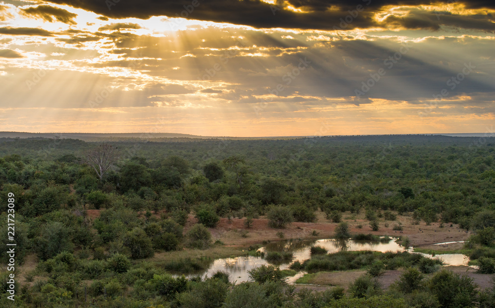 Sonnenuntergang in Afrika (Botswana und Zimbabwe)