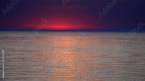 Götterdämmerung - wunderschöner Sonnentergang bei ruhiger See 