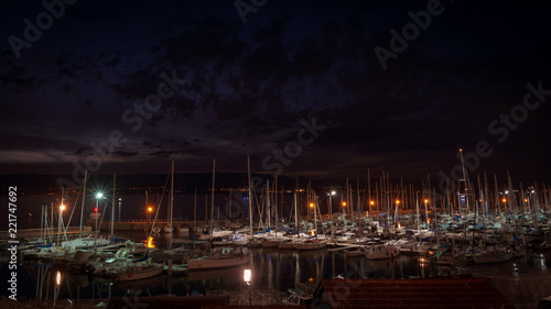Port de Thon les Bains, la nuit