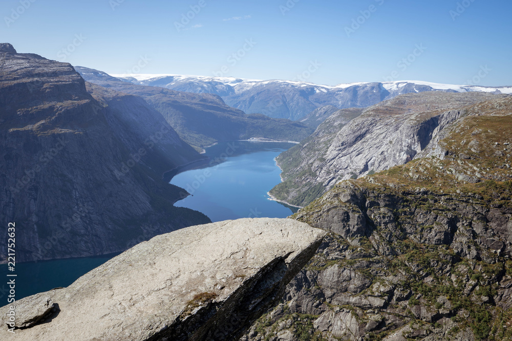 Empty Trolltunga