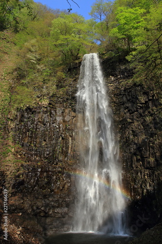                      Tamasudare waterfall and rainbow
