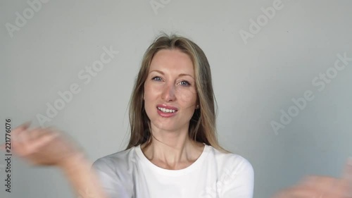 Wallpaper Mural Pretty Gentle Woman Gesturing Frame Torontodigital.ca