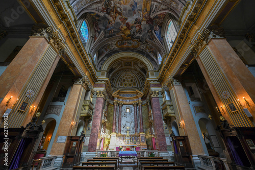 Chiesa di San Pantaleo - Rome, Italy © demerzel21