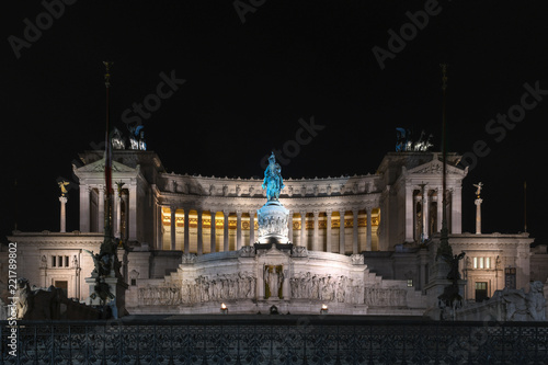 Altar of the Fatherland - Rome, Italy © demerzel21