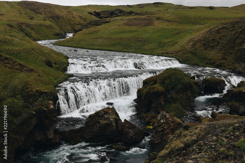 Fototapeta premium scenic view of beautiful Skoga river flowing through highlands in Iceland