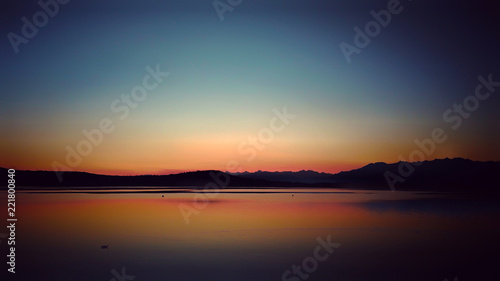 Canvastavla sunset on the lake