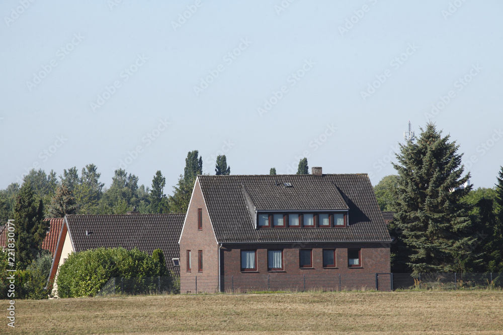 Wohnhäuser, Einfamilienhäuser im Grünen Wohnhäuser, Einfamilienhäuser im Grünen