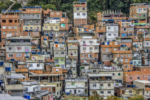 landscape of the Cantagalo favela © BrunoMartinsImagens