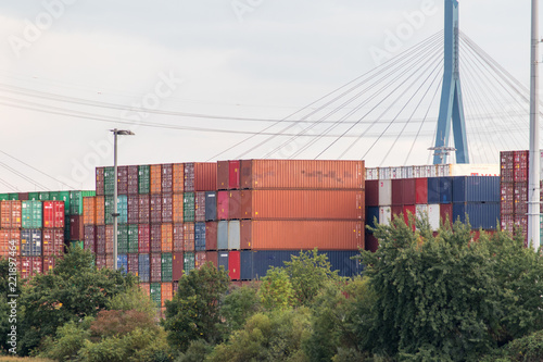 Container im Hamburger Hafen