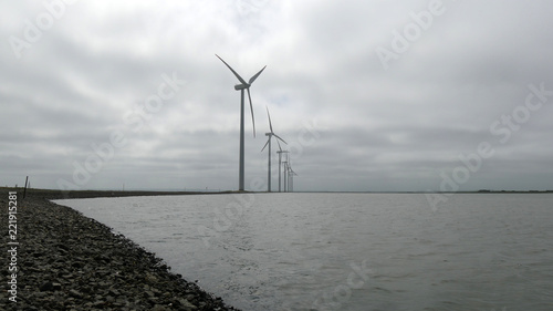 Energia eolica ecologica photo
